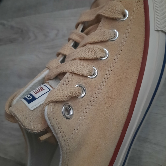 Converse Unisex Natural Ivory Shoes - Picture 5 of 8